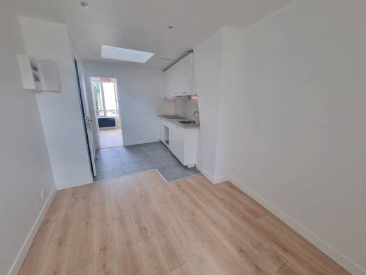 Appartement à louer 710 € 2 pièces 1 chambre 28 m² Étage 2/2 L'Isle-Adam 95290