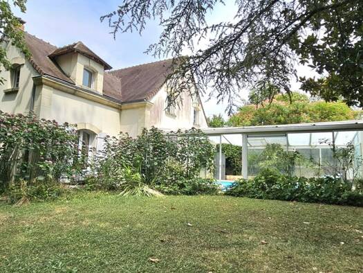 Maison à vendre 776 000 € 10 pièces 9 chambres 290 m² 2 484 m² de terrain Presles 95590