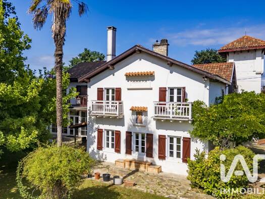 Demeure à vendre 1 776 500 € 13 pièces 6 chambres 378 m² 2 200 m² de terrain Arcangues 64200