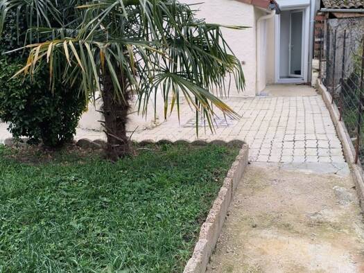 Appartement à louer 590 € 2 pièces 1 chambre 43 m² RDC Castres 81100