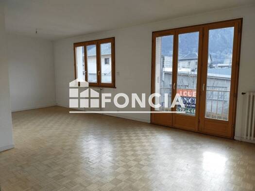 Appartement à louer 735 € 3 pièces 2 chambres 66,98 m² Étage 1/5 Chaudannes-Clapeys Est Saint-Jean-de-Maurienne 73300