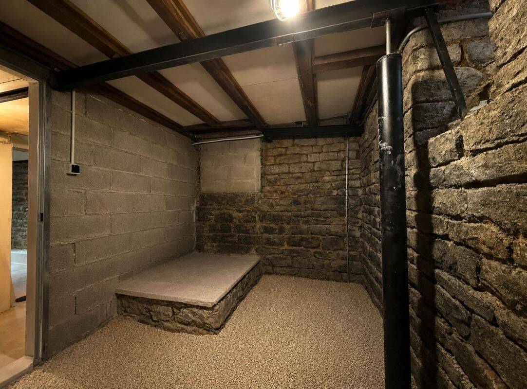 Maison ancienne T 5 - entièrement rénovée - 3 chambres- cave- ga — 19