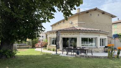 Ferme à vendre 499 000 € 5 pièces 4 chambres 215 m² 1 199 m² de terrain Saint-Paul-Lès-Romans 26750