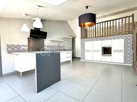 Appartement à vendre 169 000 € 4 pièces 3 chambres 113,2 m² Étage 1/1 Sorgues 84700