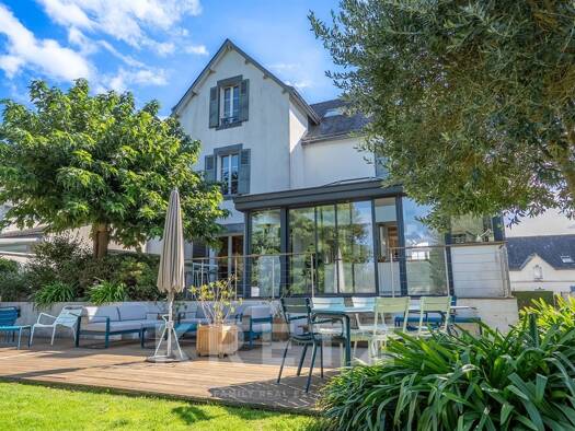 Maison à vendre 1 090 005 € 7 pièces 5 chambres 211 m² 949 m² de terrain Guidel 56520