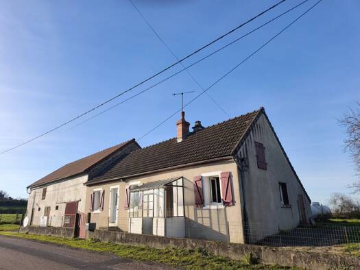 Maison de plain-pied à vendre 117 000 € 3 pièces 2 chambres 65 m² 30 500 m² de terrain Savigny-Poil-Fol 58170