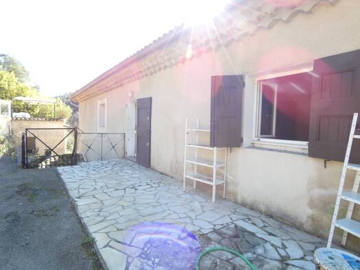 Appartement à louer 600 € 3 pièces 2 chambres 57,8 m² RDC/1 Saint-Jean-du-Gard 30270