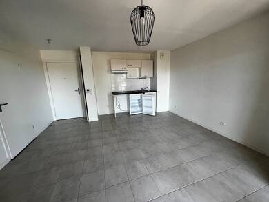Appartement à louer 700 € 2 pièces 1 chambre 40 m² Étage 2/3 Aiguillon-Port La Teste de Buch 33260