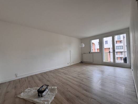 Appartement à louer 1 100 € 3 pièces 2 chambres 65 m² 4ème étage Les Loges Sannois 95110
