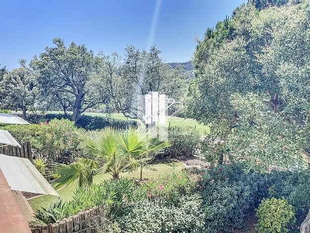 Appartement à vendre 250 000 € 2 pièces 1 chambre 40 m² Étage 1/4 Roquebrune-sur-Argens 83520