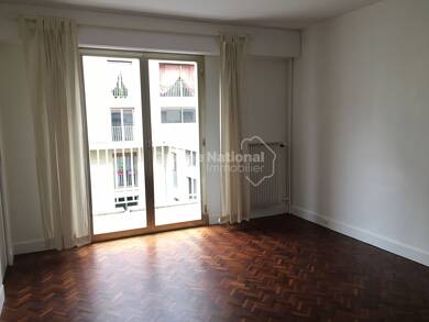 Appartement à louer 1 093 € 2 pièces 1 chambre 49 m² Étage 2/6 Versailles 78000