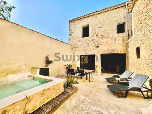 Ferme à vendre 630 000 € 9 pièces 7 chambres 222 m² 1 000 m² de terrain Remoulins 30210