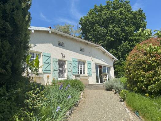 Maison à vendre 284 000 € 6 pièces 3 chambres 125 m² 1 100 m² de terrain Le Castéra 31530