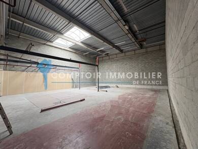 Local d'activités à louer 1 700 € 300 m² d'espace de stockage divisible Valence 26000