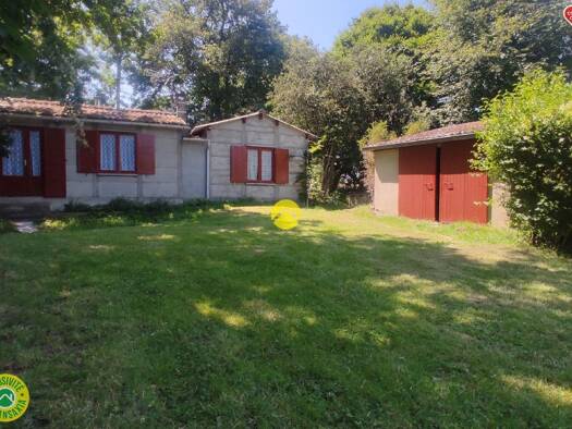 Maison à vendre 69 000 € 3 pièces 2 chambres 58 m² 6 400 m² de terrain Montmarault 03390