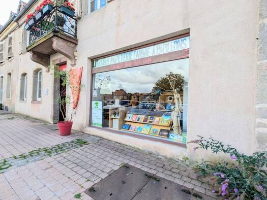 Boutique à vendre 77 000 € 2 pièces 340 m² de surface de vente Phalsbourg 57370