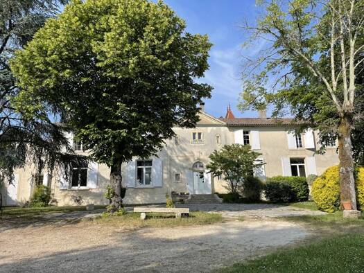 Maison à vendre 1 650 000 € 15 pièces 10 chambres 650 m² Sainte-Croix-du-Mont 33410