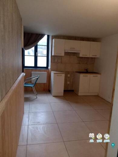 Appartement à louer 385 € 1 pièce 19 m² RDC Ménigoute 79340