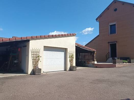 Maison à vendre 179 000 € 6 pièces 4 chambres 130 m² 885 m² de terrain Du Stade Luxeuil-les-Bains 70300