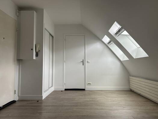 Appartement à louer 1 129 € 1 pièce 25 m² 6ème étage Paris 2ème 75002