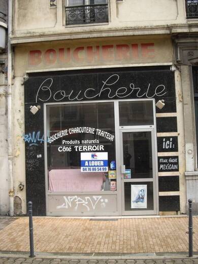 Local commercial à louer 690 € 72 m² de surface de vente Grenoble 38000