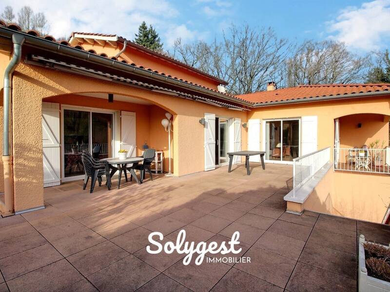 Maison à vendre, 305m², CHARBONNIERES LES BAINS