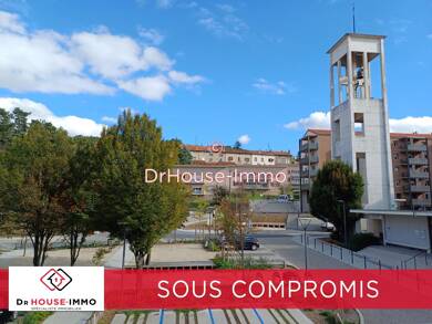 Appartement à vendre 75 600 € 3 pièces 2 chambres 67,7 m² Dernier étage, Étage 3/3 Val Vert Le Puy en Velay 43000