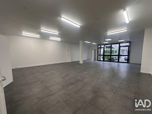 Boutique à vendre 259 000 € 125 m² de surface de vente Val Pompadour-L'Etang Étendu Valenton 94460