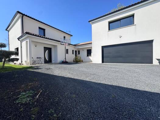 Maison à vendre 428 440 € 6 pièces 5 chambres 160 m² 690 m² de terrain Le Cellier 44850