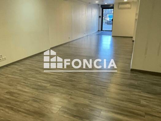 Local commercial à louer 1 200 € 88 m² de surface de vente Côte Pavée-L Hers-La Terrasse Toulouse 31500
