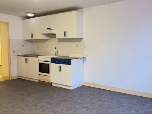 Appartement à louer 410 € 2 pièces 1 chambre 43 m² 2ème étage Est Saint-Junien 87200