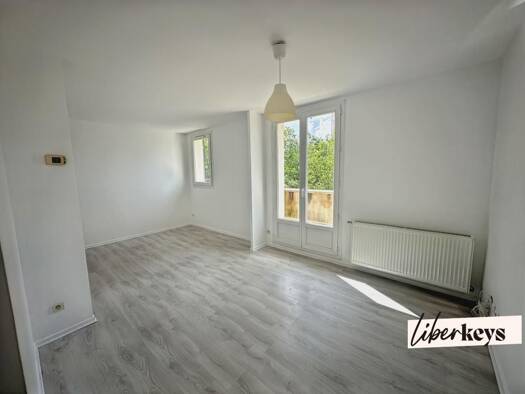 Appartement à vendre 119 000 € 2 pièces 1 chambre 34,67 m² Étage 2/2 Le Sud Vaulx-en-Velin 69120