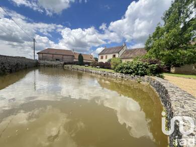 Demeure à vendre 484 000 € 8 pièces 4 chambres 280 m² 2 800 m² de terrain Louplande 72210