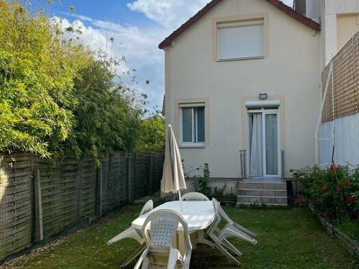 Maison à vendre 279 000 € 3 pièces 2 chambres 61,5 m² 104 m² de terrain Saint-Prix 95390