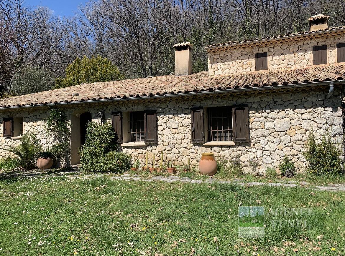 Maison à vendre, 150m², SAINT VALLIER DE THIEY