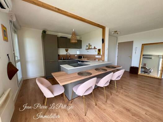 Appartement à vendre 229 000 € 3 pièces 2 chambres 63 m² Étage 4/5 Les Alizées-Les Baumes-Le Méjean Istres 13800