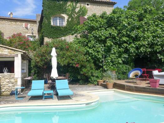 Maison à vendre 624 000 € 9 pièces 5 chambres 147 m² 2 400 m² de terrain Saint Paulet de Caisson 30130