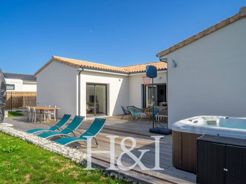 Maison à louer, 136m², NEUVILLE DE POITOU