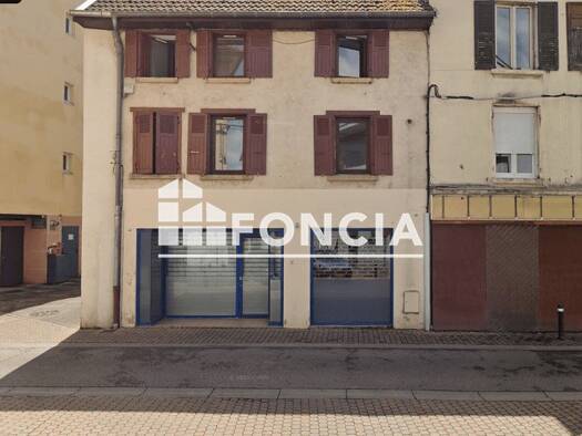 Local commercial à louer 400 € 55 m² de surface de vente Centre Est Sud La Tour-du-Pin 38110