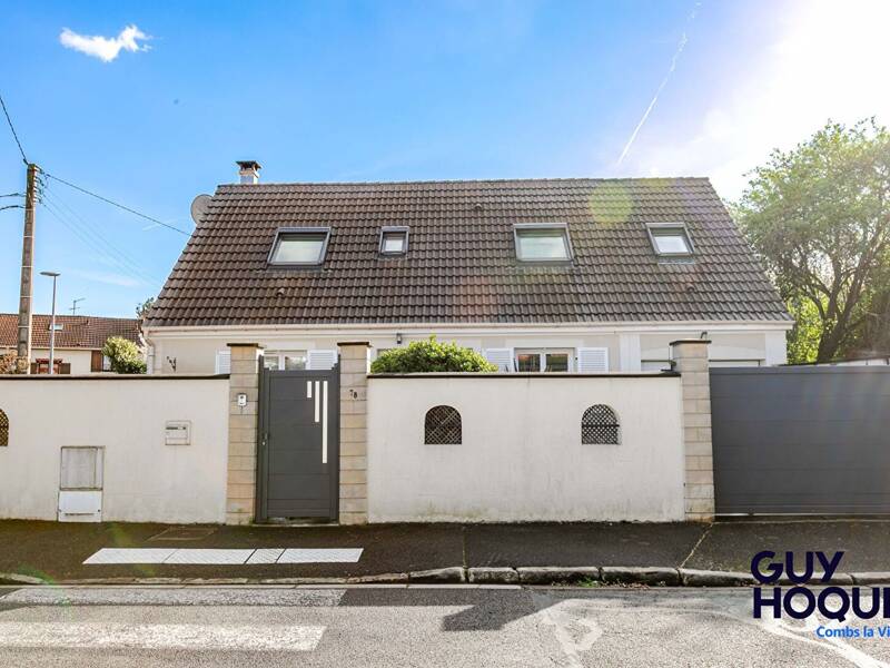 Maison à vendre, 106m², COMBS LA VILLE