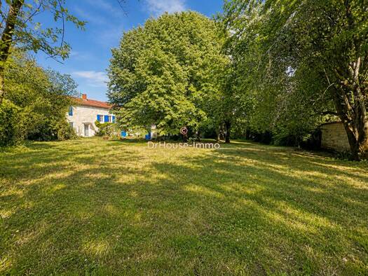 Maison à vendre 219 900 € 6 pièces 4 chambres 182 m² 2 000 m² de terrain Xambes 16330