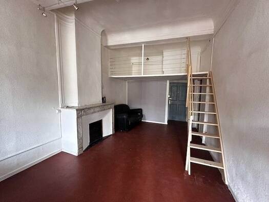 Appartement à louer 620 € 2 pièces 1 chambre 33,2 m² Étage 1/3 Ollioules 83190