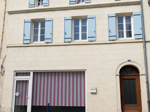 Immeuble à vendre 158 000 € 124 m² La Roche-Chalais 24490