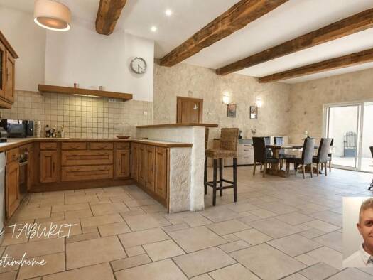 Maison à vendre 279 000 € 7 pièces 5 chambres 189 m² 410 m² de terrain Cassagnes 66720