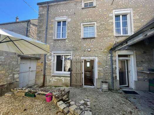 Maison à vendre 189 000 € 7 pièces 6 chambres 177 m² Puiseaux 45390