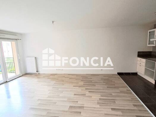 Appartement à louer 975 € 3 pièces 2 chambres 65,5 m² Étage 1/2 Bas Gargenville 78440