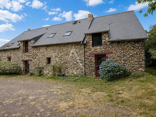 Maison à vendre 349 000 € 7 pièces 4 chambres 174 m² 2 600 m² de terrain Campénéac 56800