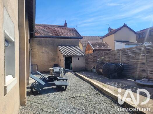 Immeuble à vendre 115 000 € 181 m² Haut Gueugnon 71130
