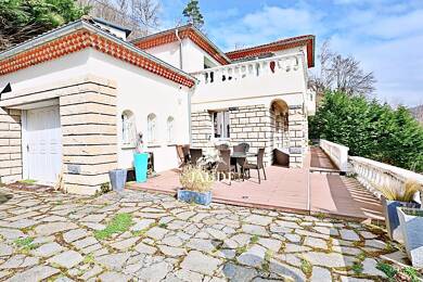 Villa à vendre 782 000 € 7 pièces 5 chambres 260 m² 1 798 m² de terrain Miremont 63380