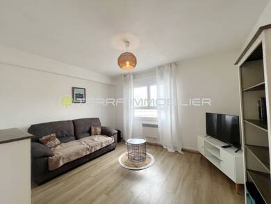 Appartement à louer 760 € 2 pièces 1 chambre 42 m² Étage 5/6 Ajaccio 20090
